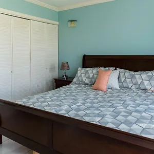 little-bay-country-club-1-bedroom.comcaribbean.com/