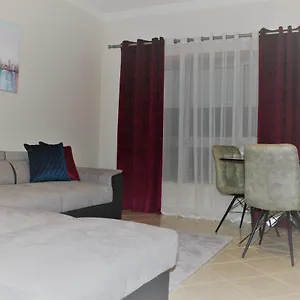 casa-jasmim-near-airport.hotelaalgarve.com/
